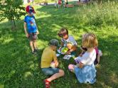 Setkání předškoláčků na školní zahradě